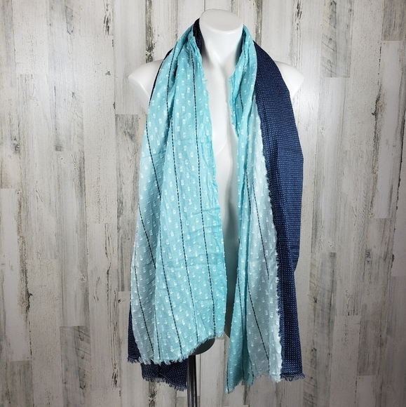 3/$15 Old navy cute blue scarf - Picture 1 of 7